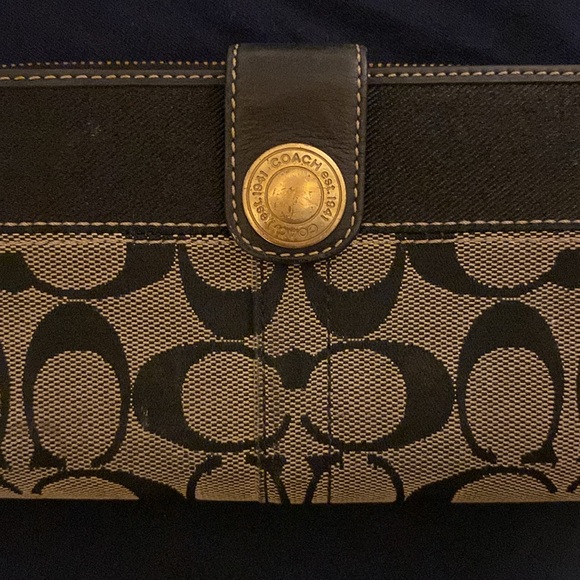 Coach Signature Stripe Wallet - Picture 10 of 10